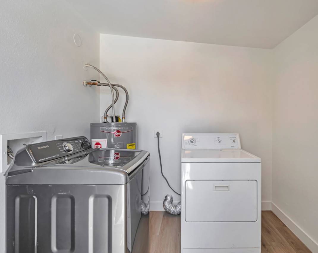 3 Bedroom 2 Bath with Pool!