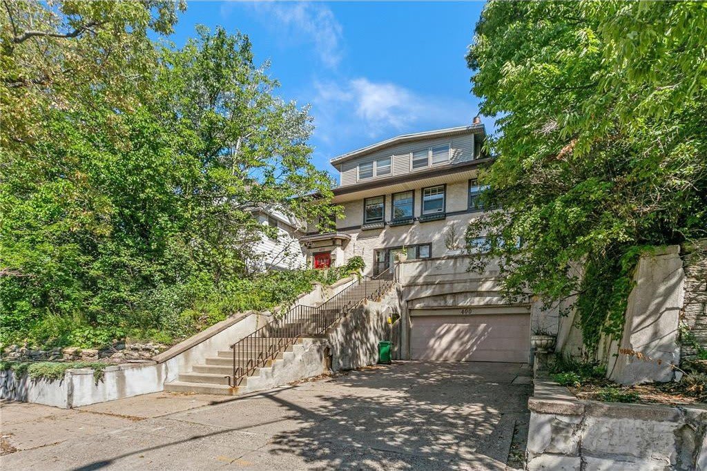 400 W Franklin Avenue