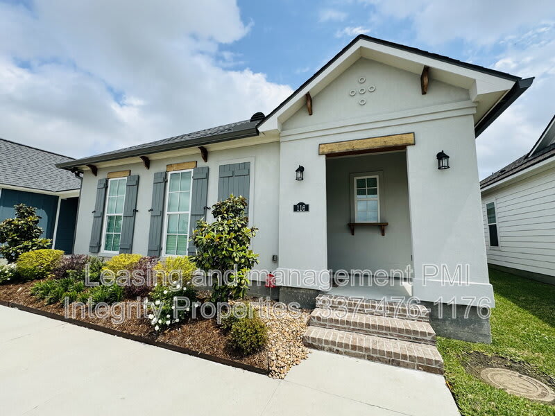 116 Sandstone Avenue