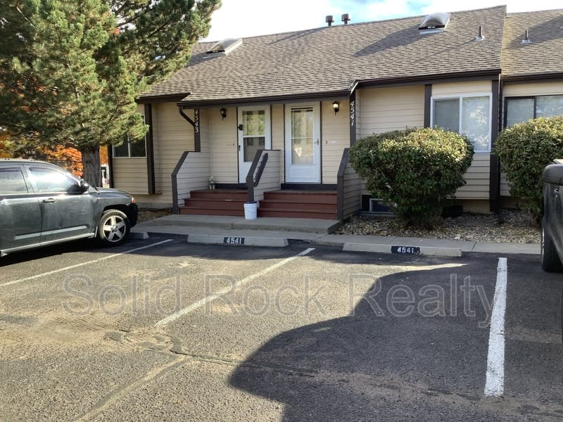 4541 Lamplighter Circle