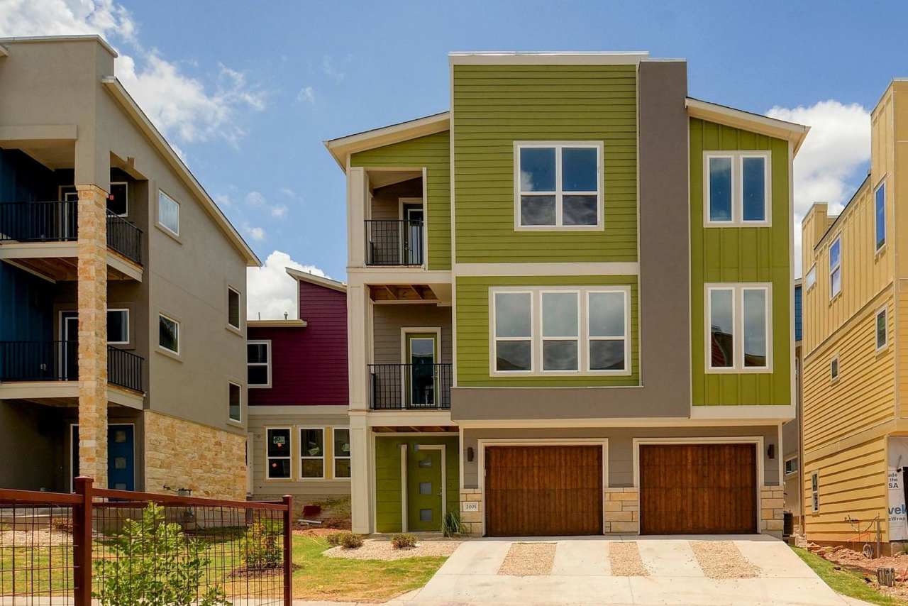 Gorgeous Condo in Edgewick!