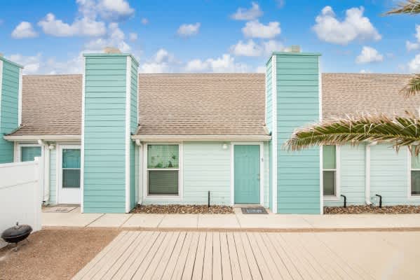 15201 Leeward Dr