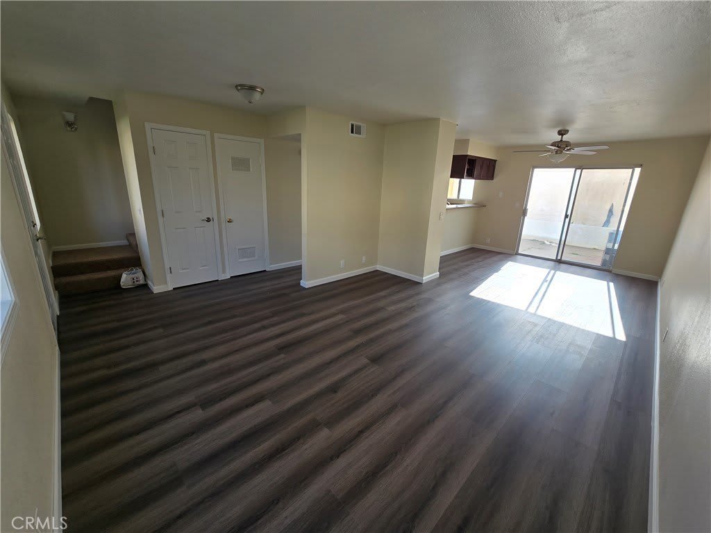 367 N Eucalyptus Ave