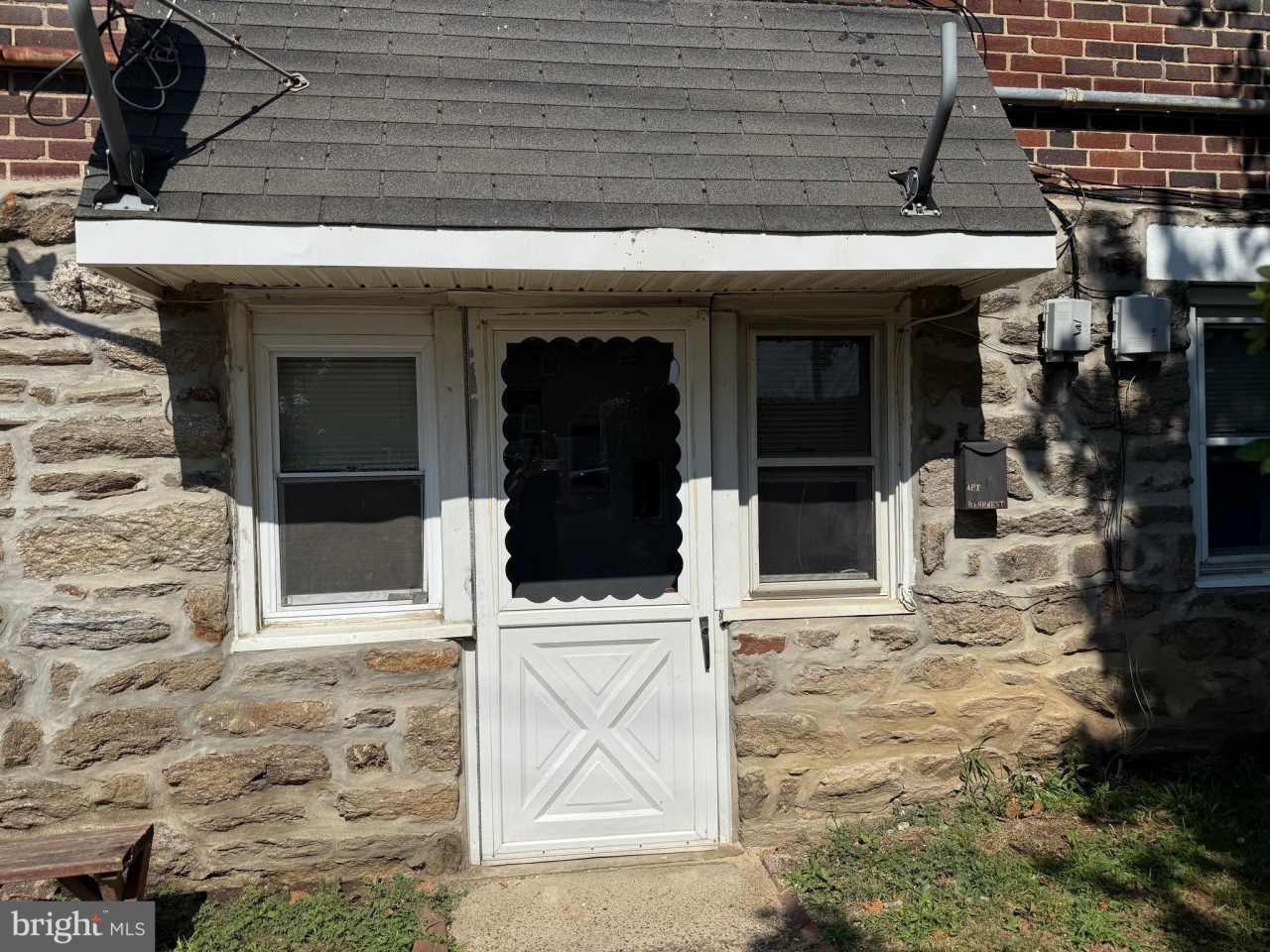 1041 FANSHAWE Street