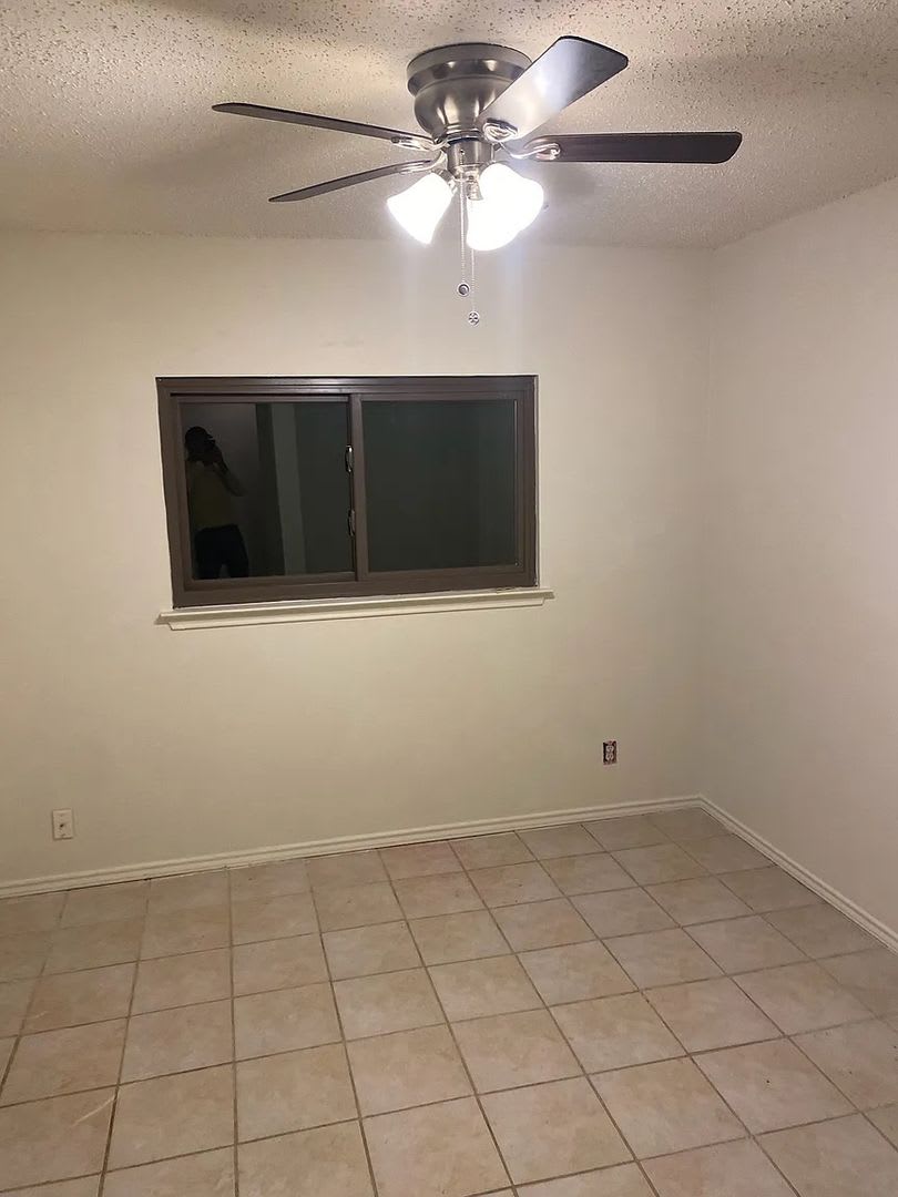Room in 2 Bedroom Home at Brent Terrace