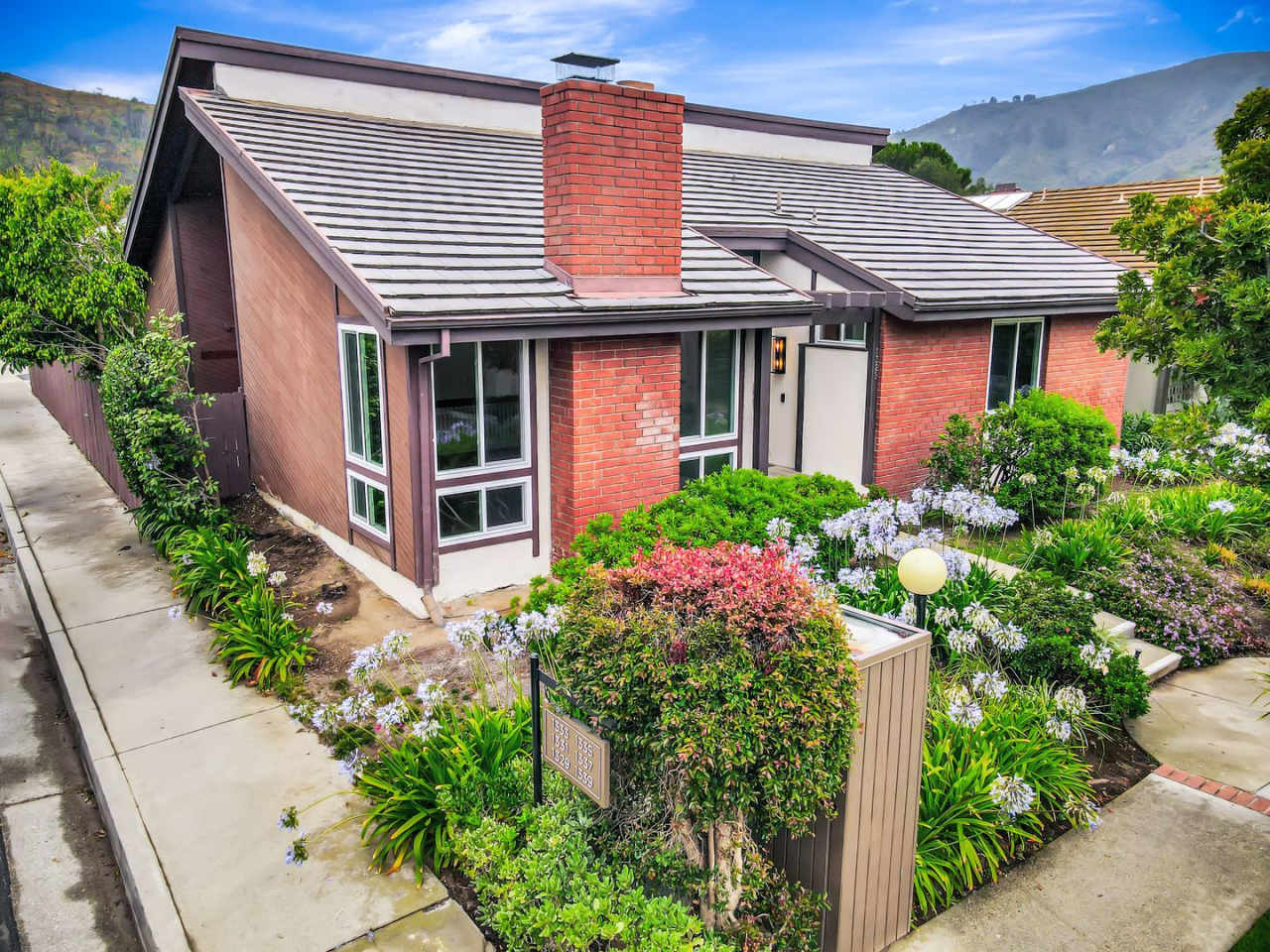 1329 Avenida De Cortez