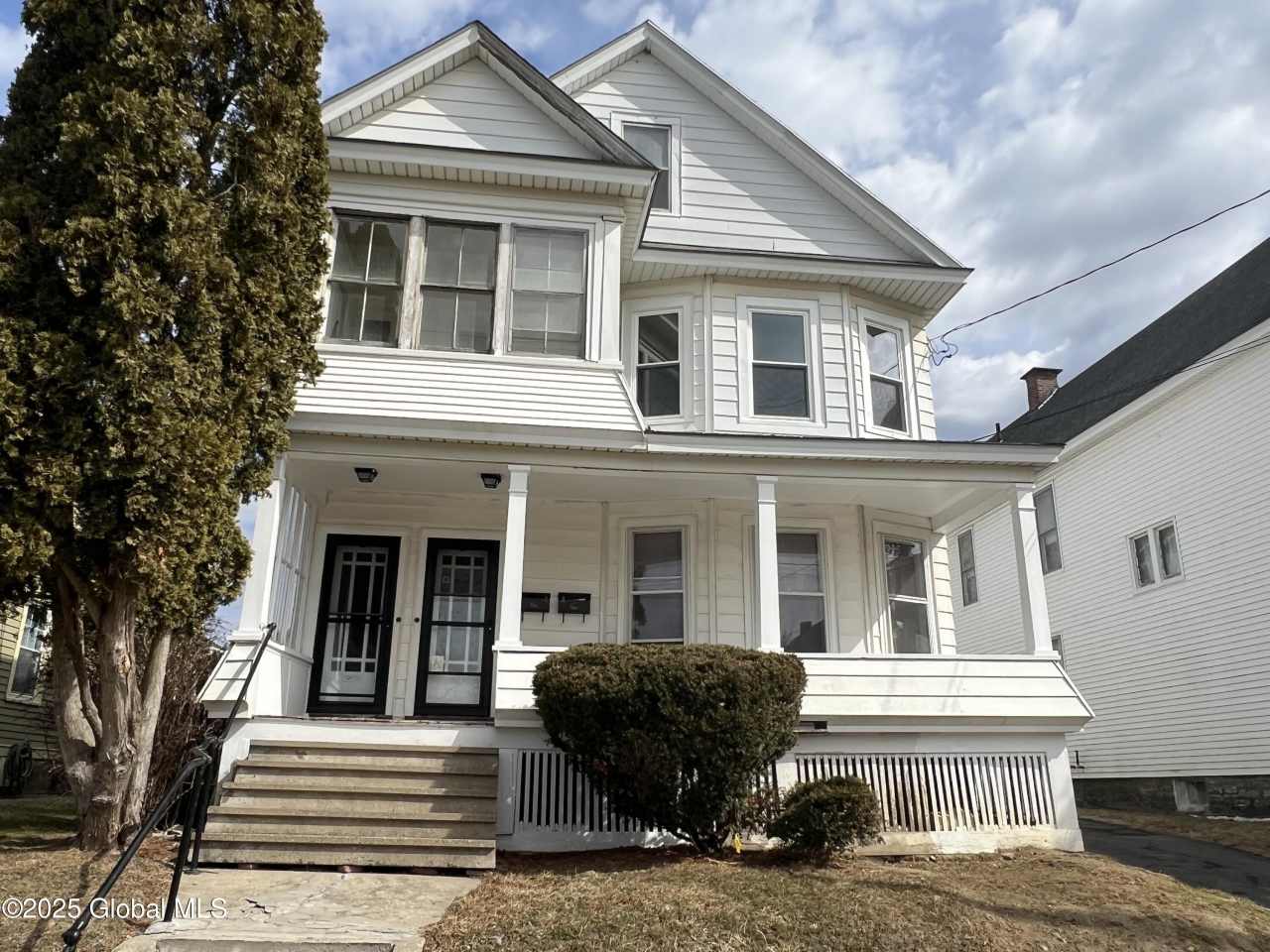 83 Arnold Avenue