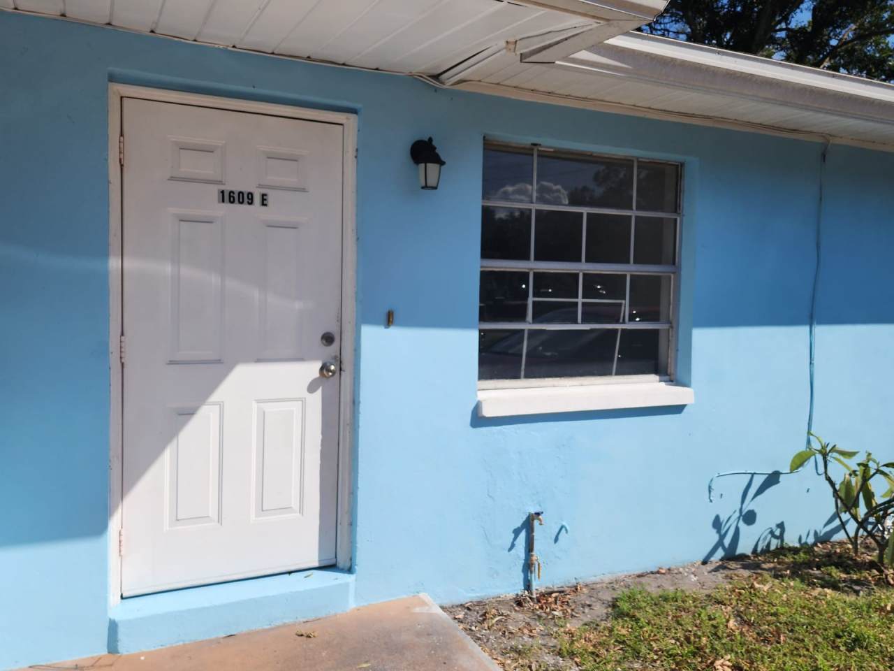 Updated Duplex Apartment in Central Gulfport!