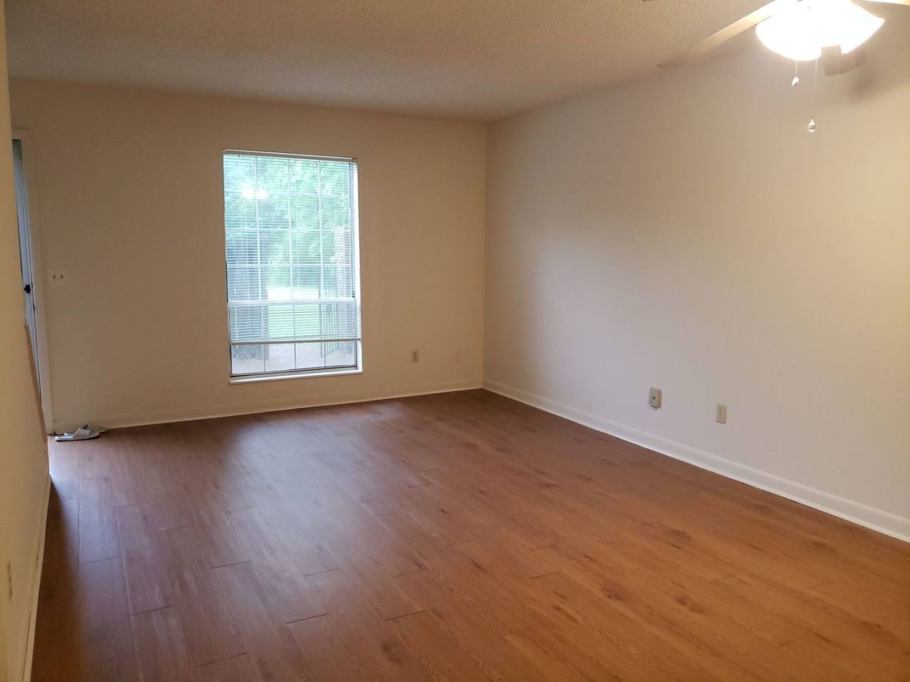 Spacious 1 Bedroom, 1.5 Bath Townhouse – Minutes from Nashville