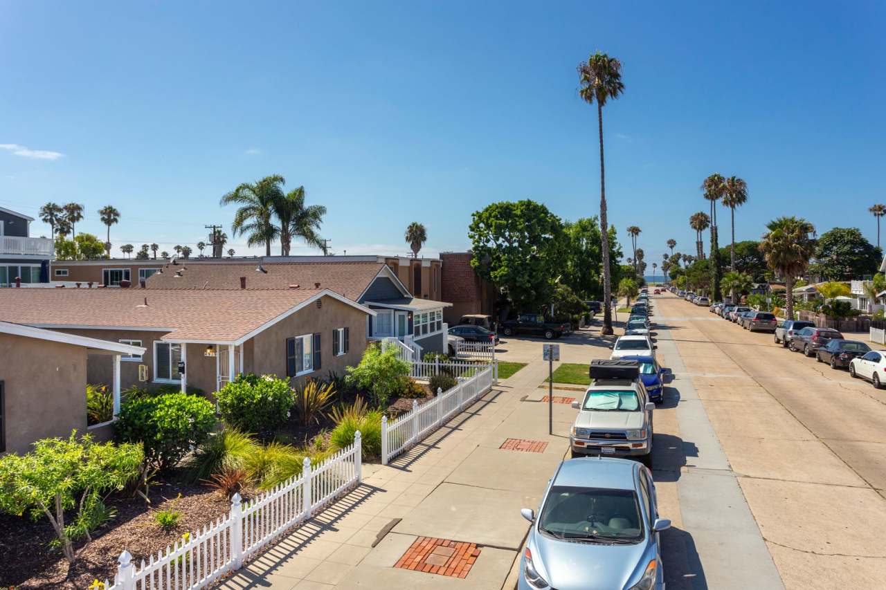 *2 WEEKS FREE!!!* 1 BR Cottage in OB w/ Garage ~ W/D Combo in Unit ~
