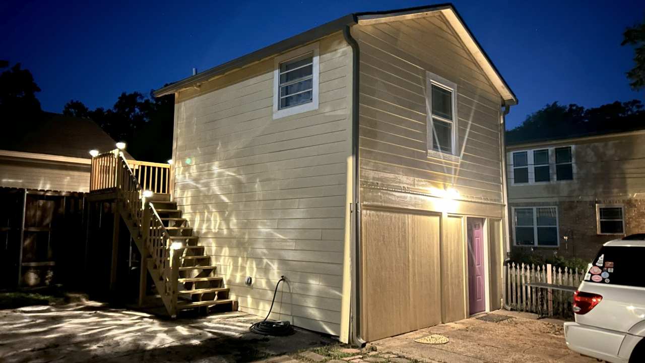 202 1/2 West Shaw Street