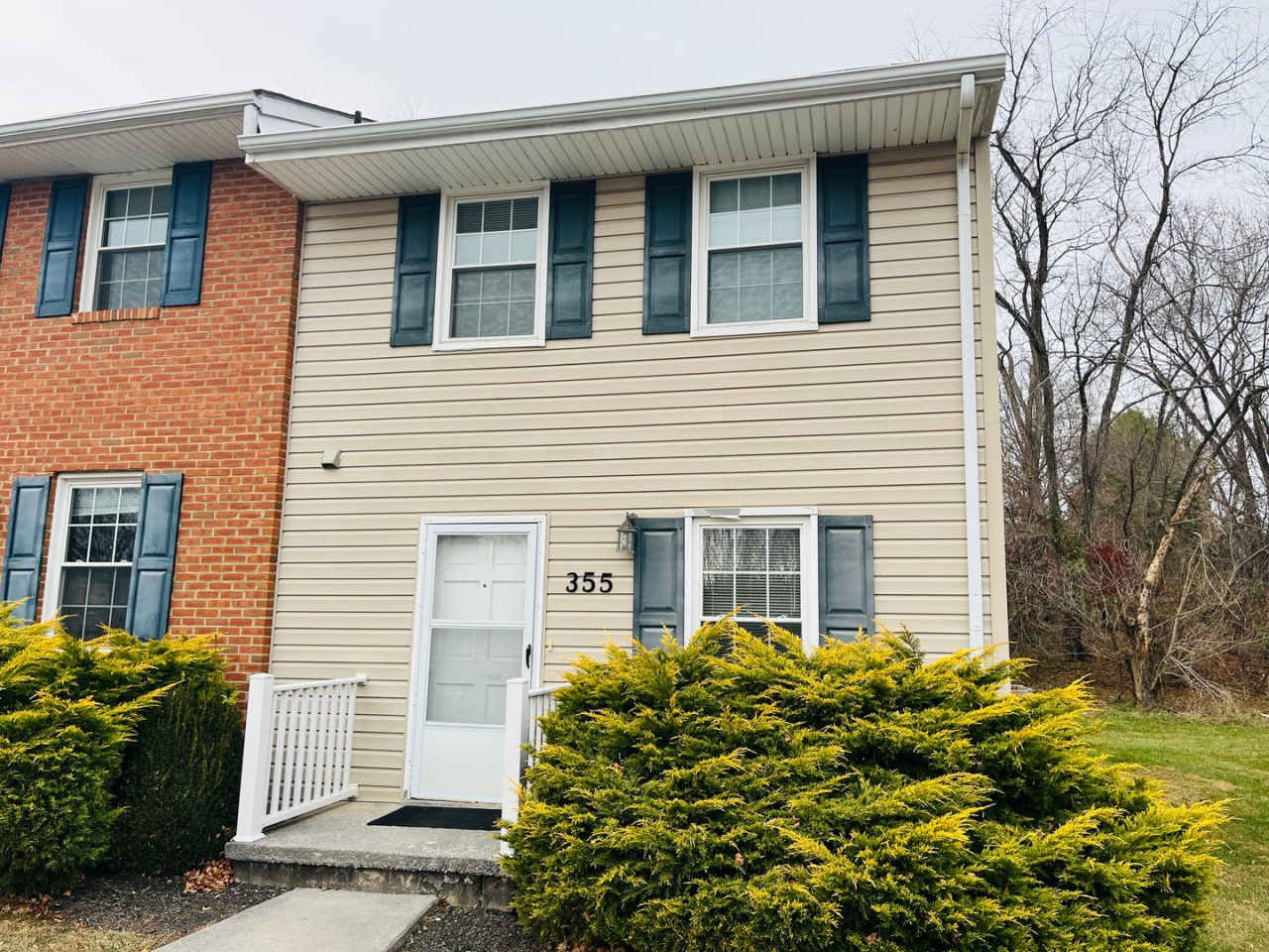 2 Bedroom, 1.5 Bath Townhouse