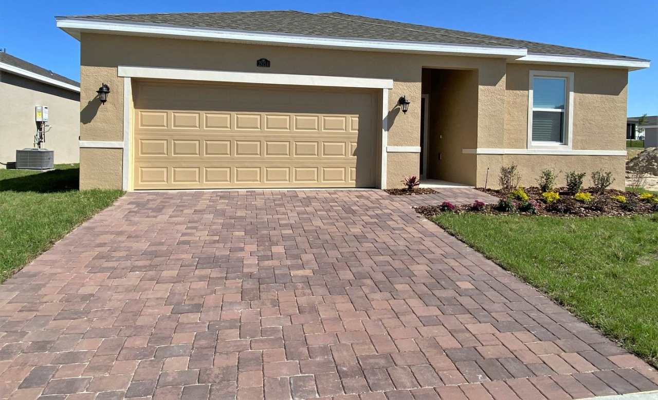 3/2 Leesburg Home with large yard