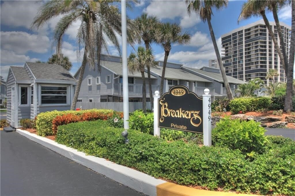 4949 N HIGHWAY A1A 204