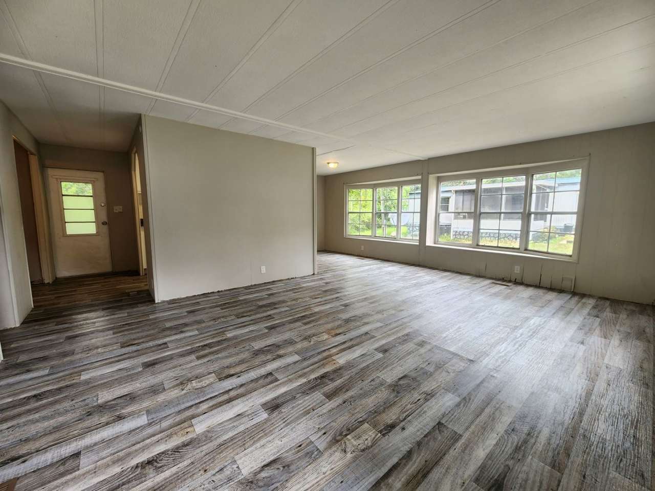 2 Bed 2 Bath Screened porch 654 SE 128th Ave. Silver Springs, FL 34488