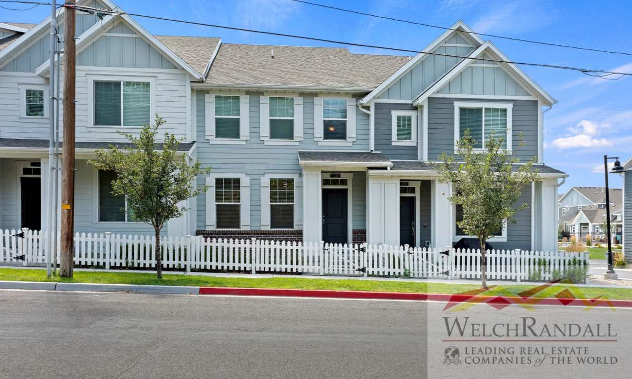 3 Bedroom Townhome available in North Salt Lake!