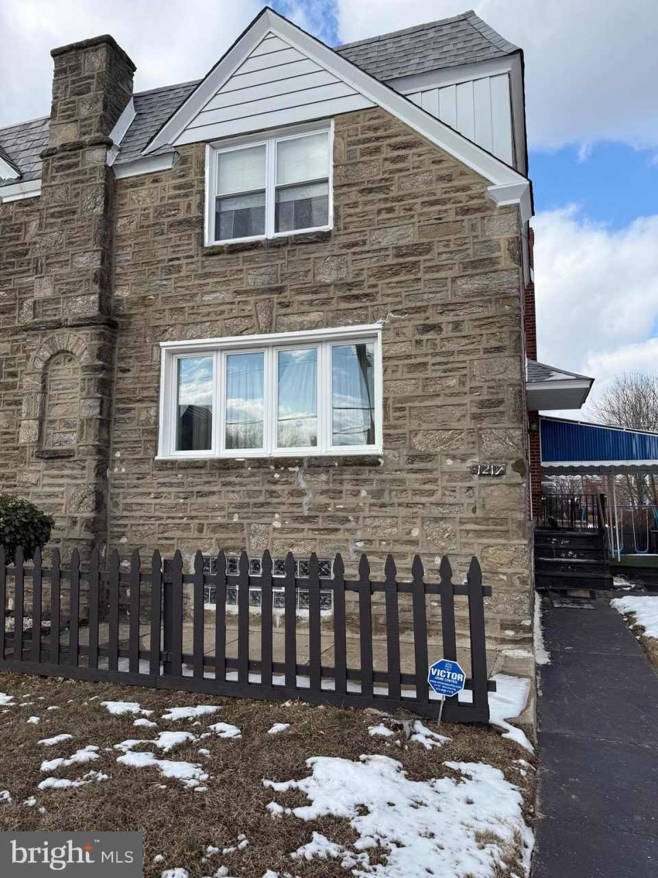 1211 E JOHNSON STREET