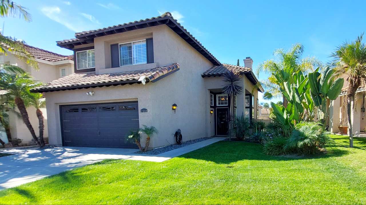 1569 Avenida Guillermo