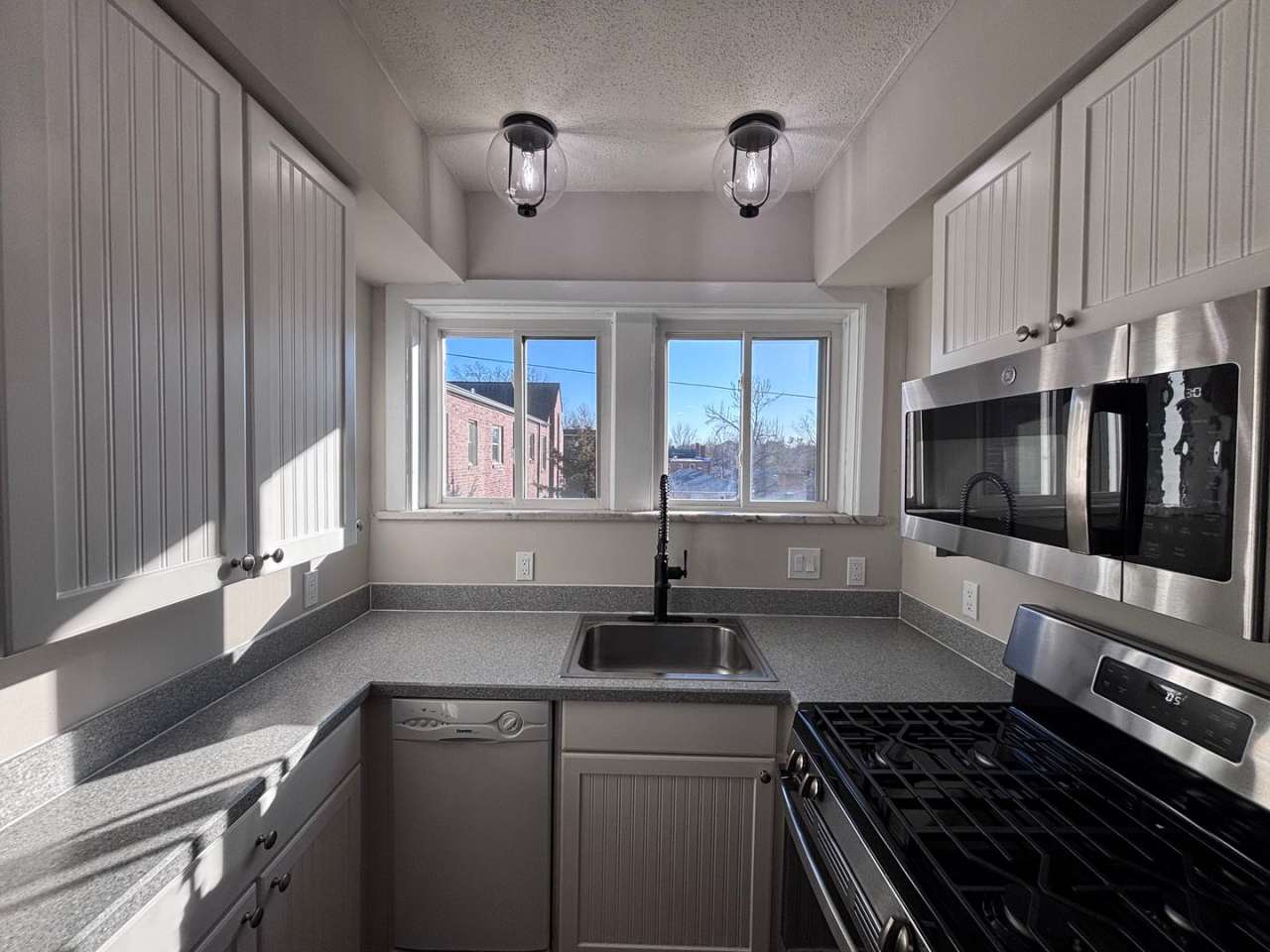 7556 - 7560 Byron Pl