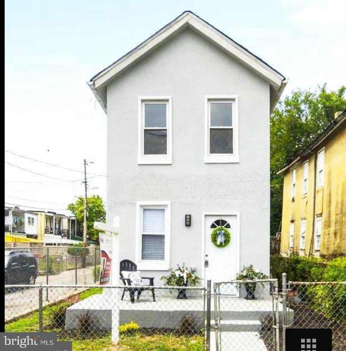 1447 MONTPELIER Street