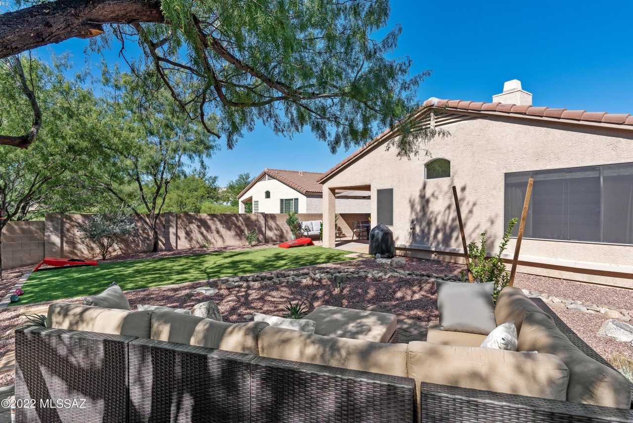 4906 N Sabino Gulch Court