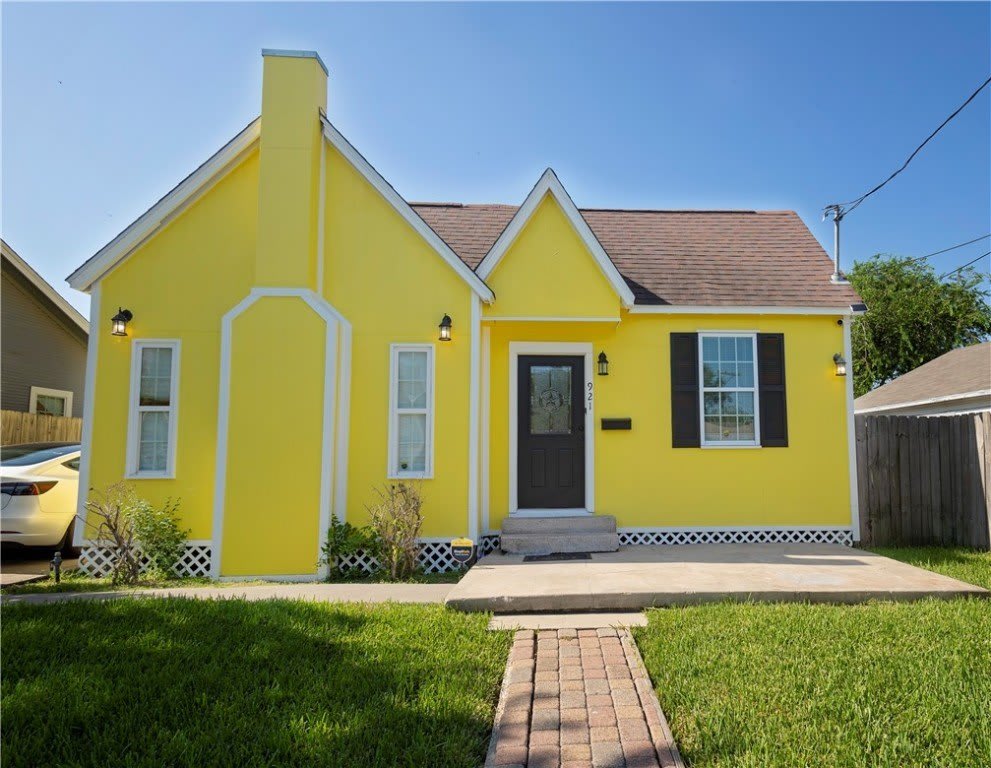 921 Elizabeth Street