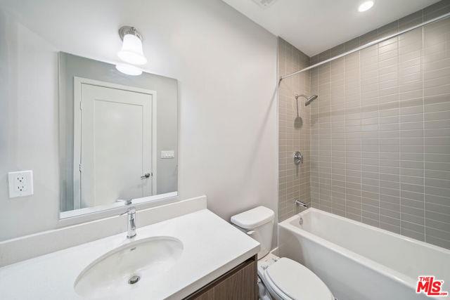 1223 Hayworth Avenue