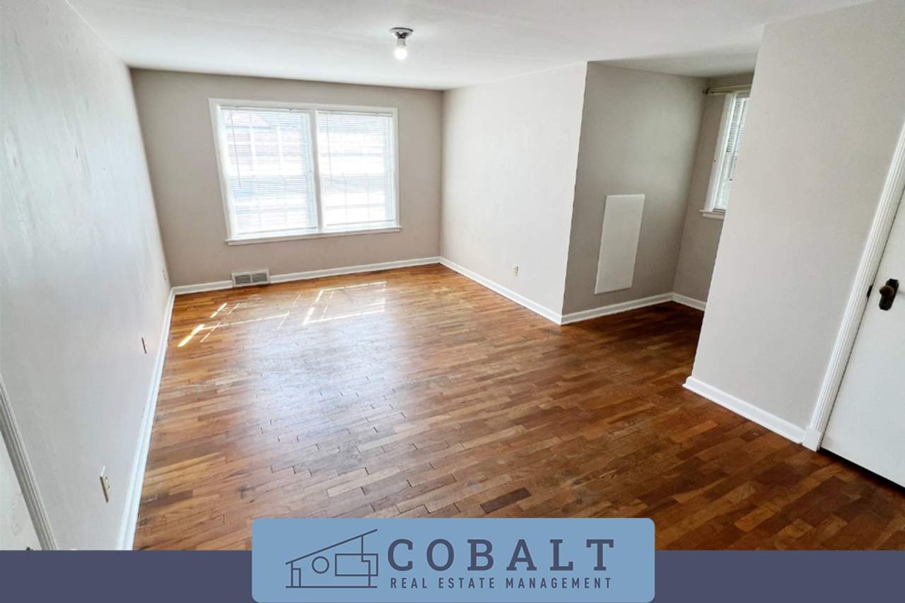 Beautiful 5 Bed House Perfectly Located Just 1 block from KSU!