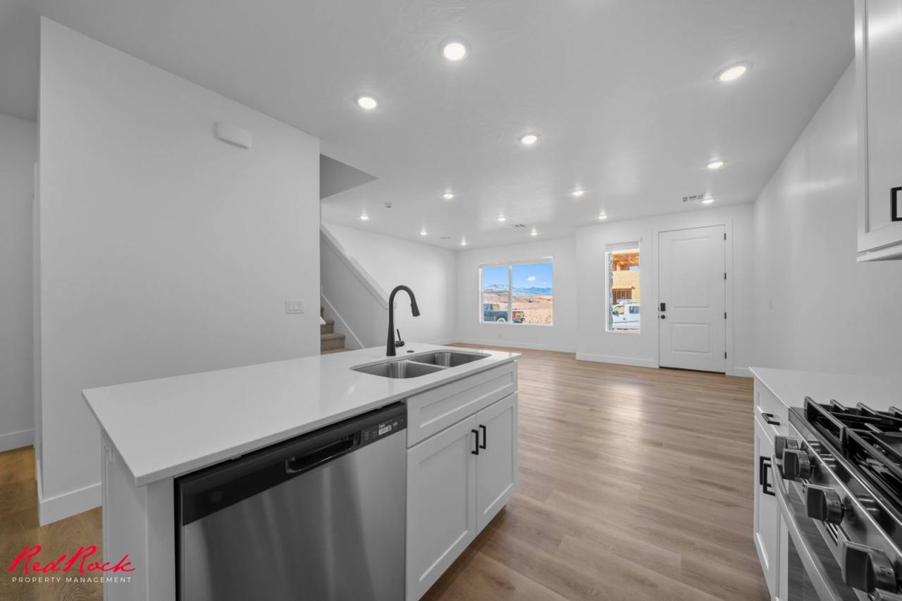 3 Bedroom Townhome in Desert Color