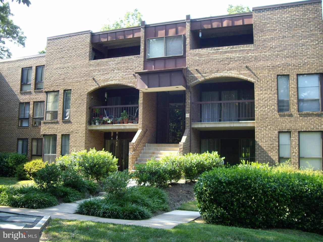 11200 CHESTNUT GROVE Square unit: 303