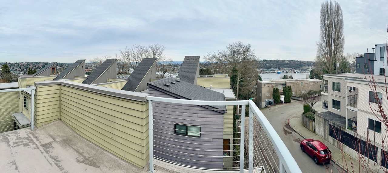 Modern 3-Bedroom Townhome with Stunning Rooftop Views!