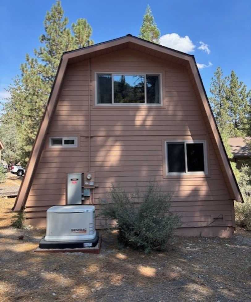 Charming Mountain Retreat with Loft  Scenic Deck in Pine Mountain Club