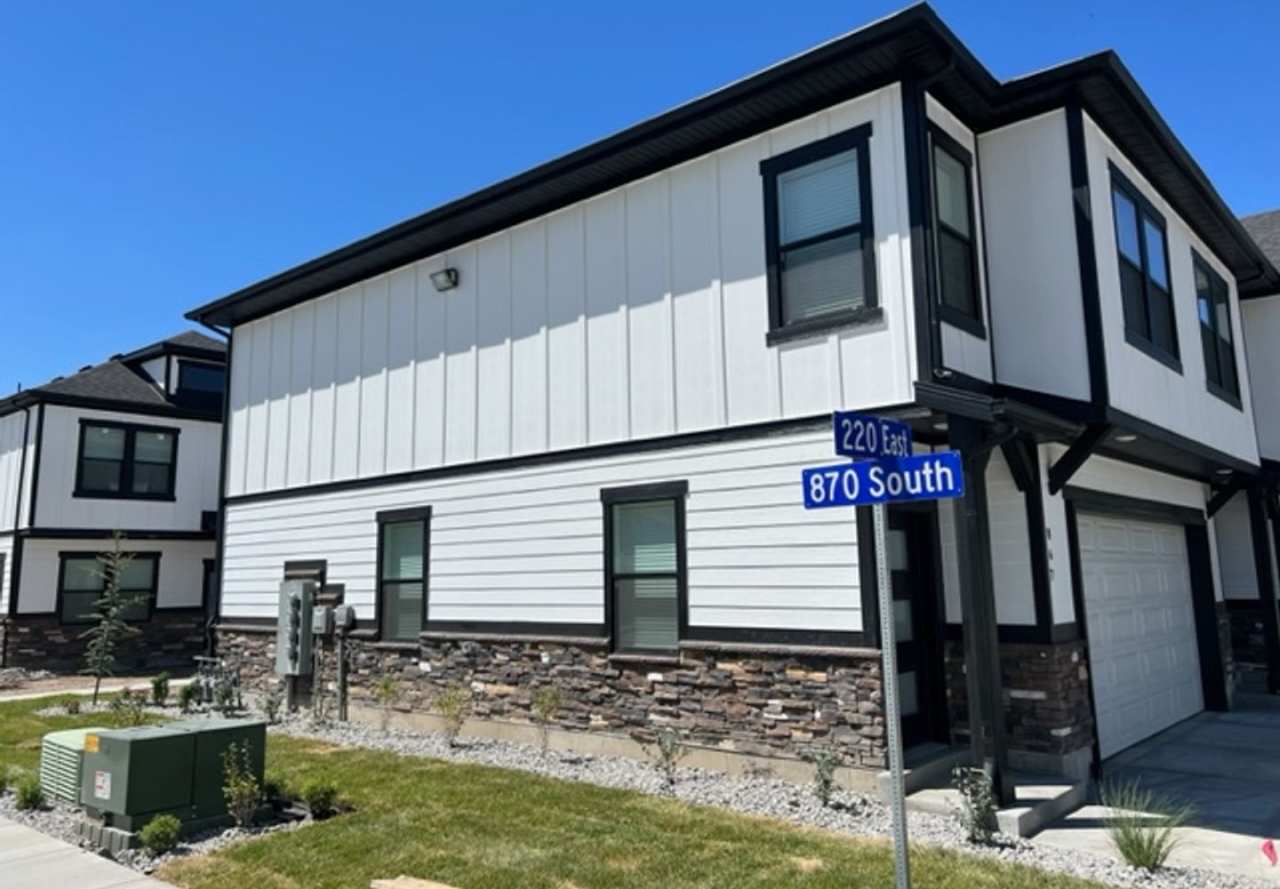 Beautiful 2023 New construction end unit with pickle ball court, be the first to live in this town home