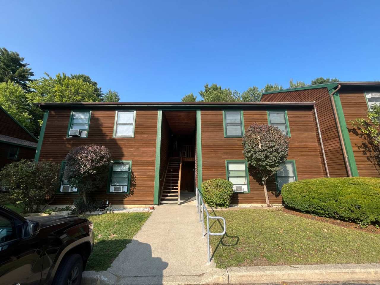 2BD/1BA Second Floor Unit