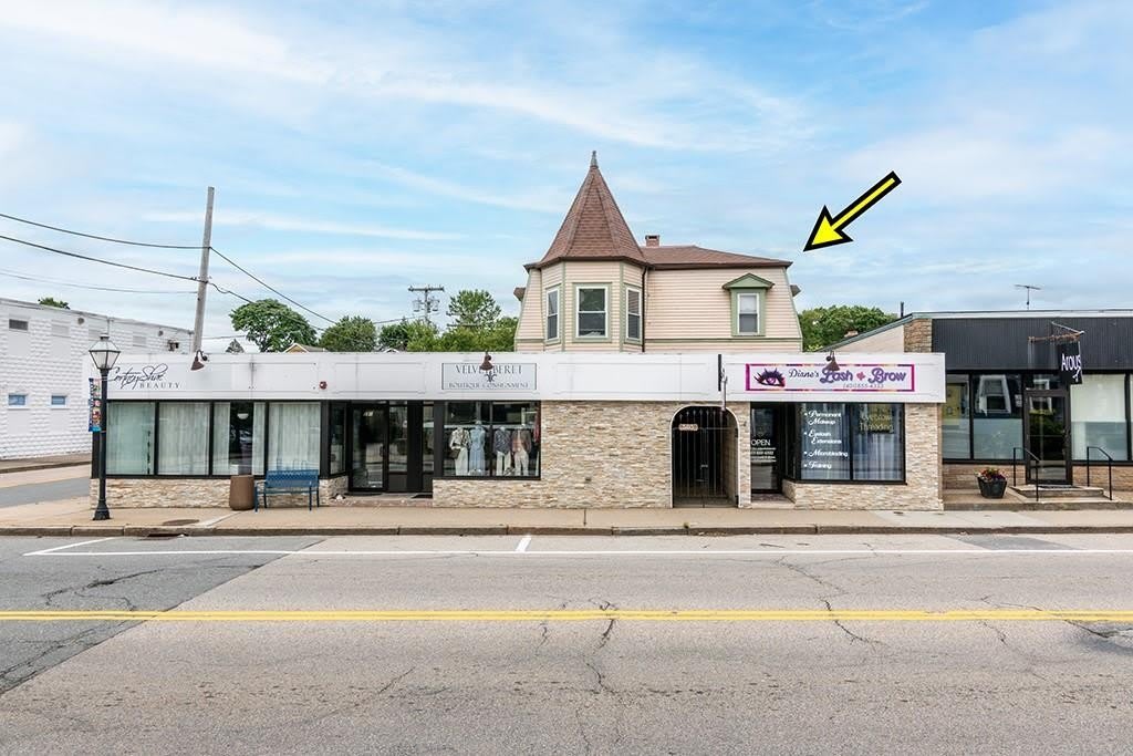585 Main Street