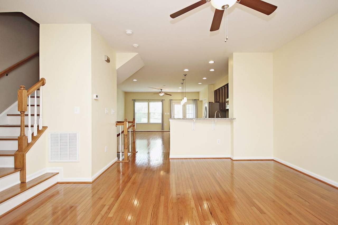 Pet-Friendly Townhome Minutes From NGIC, CHO Airport,  Hollymead Town Center