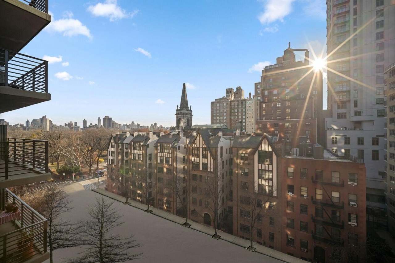 372 CENTRAL Park W unit: 9V