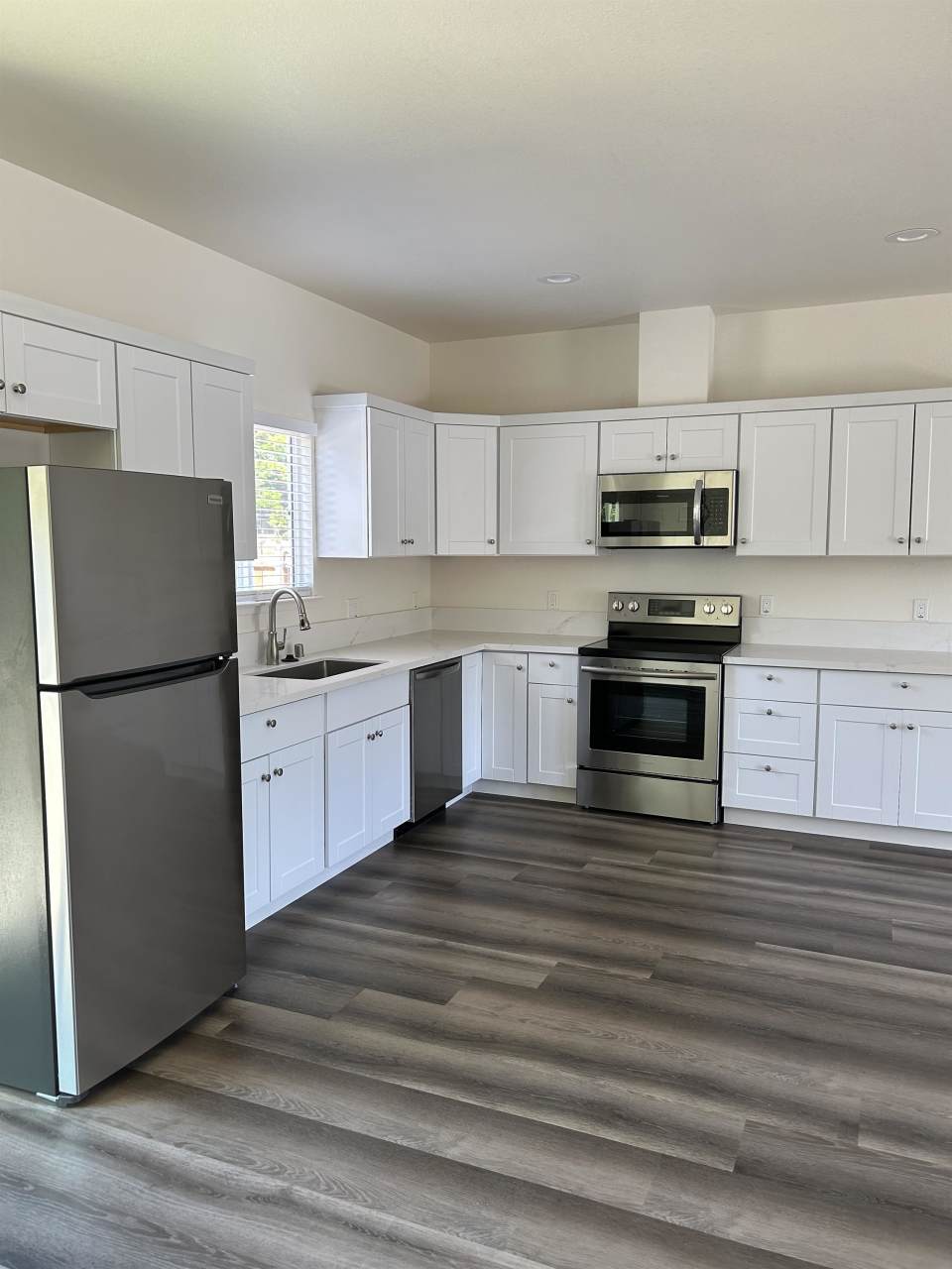 5228 Marconi Avenue - 5230