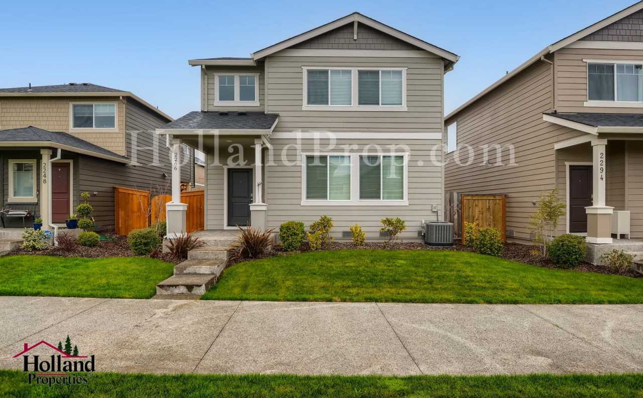 Beautiful Gresham Single-Family Home with a SPECIAL OFFER of $150 credit on your first full month's rent and now with a NEW PRICE at $2,850!