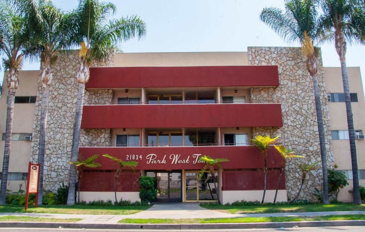 PAR - Park West Apts.