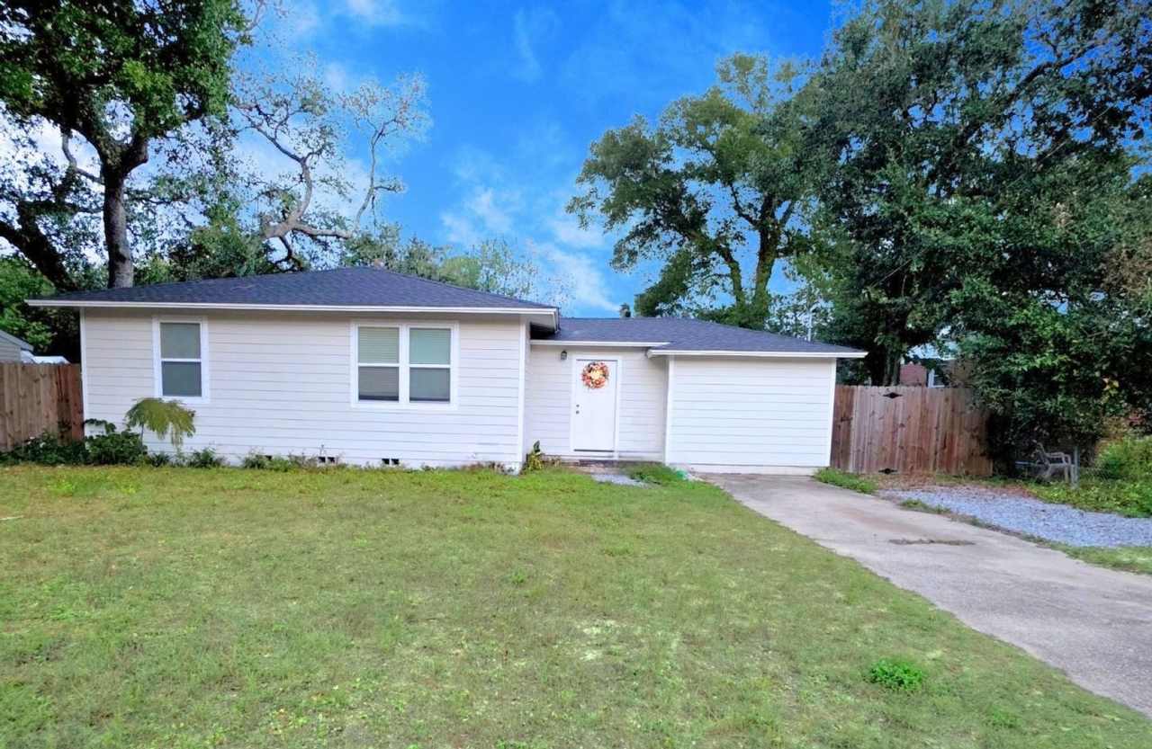 Updated 3BR/2BA Home in Aero Vista Near NAS Pensacola