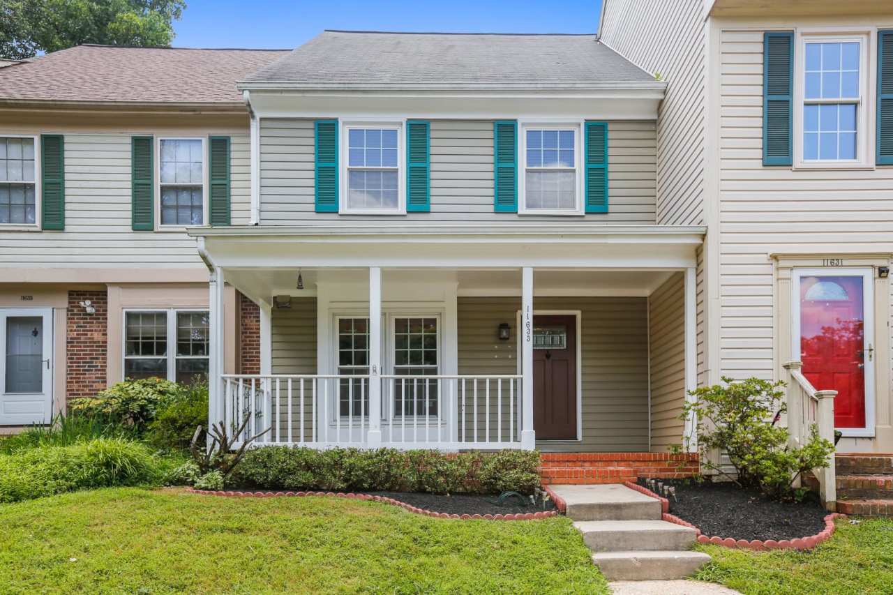 4-Level Cul-de-sac Townhome in Wootton Cluster Backs to Parkland Move-in Ready