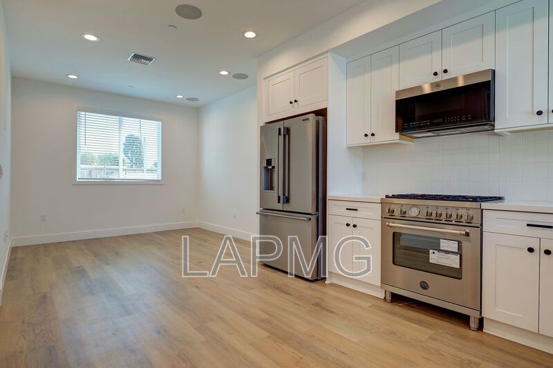 4507 Saturn St