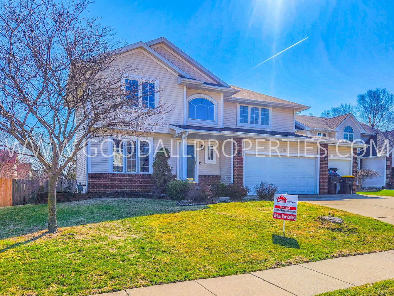 3 Bedroom 2 1/2 bath fenced in backyard with finished basement on cul-de-sac in Waukee!!!