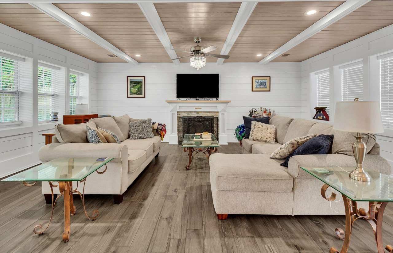 221 S Lorraine Drive