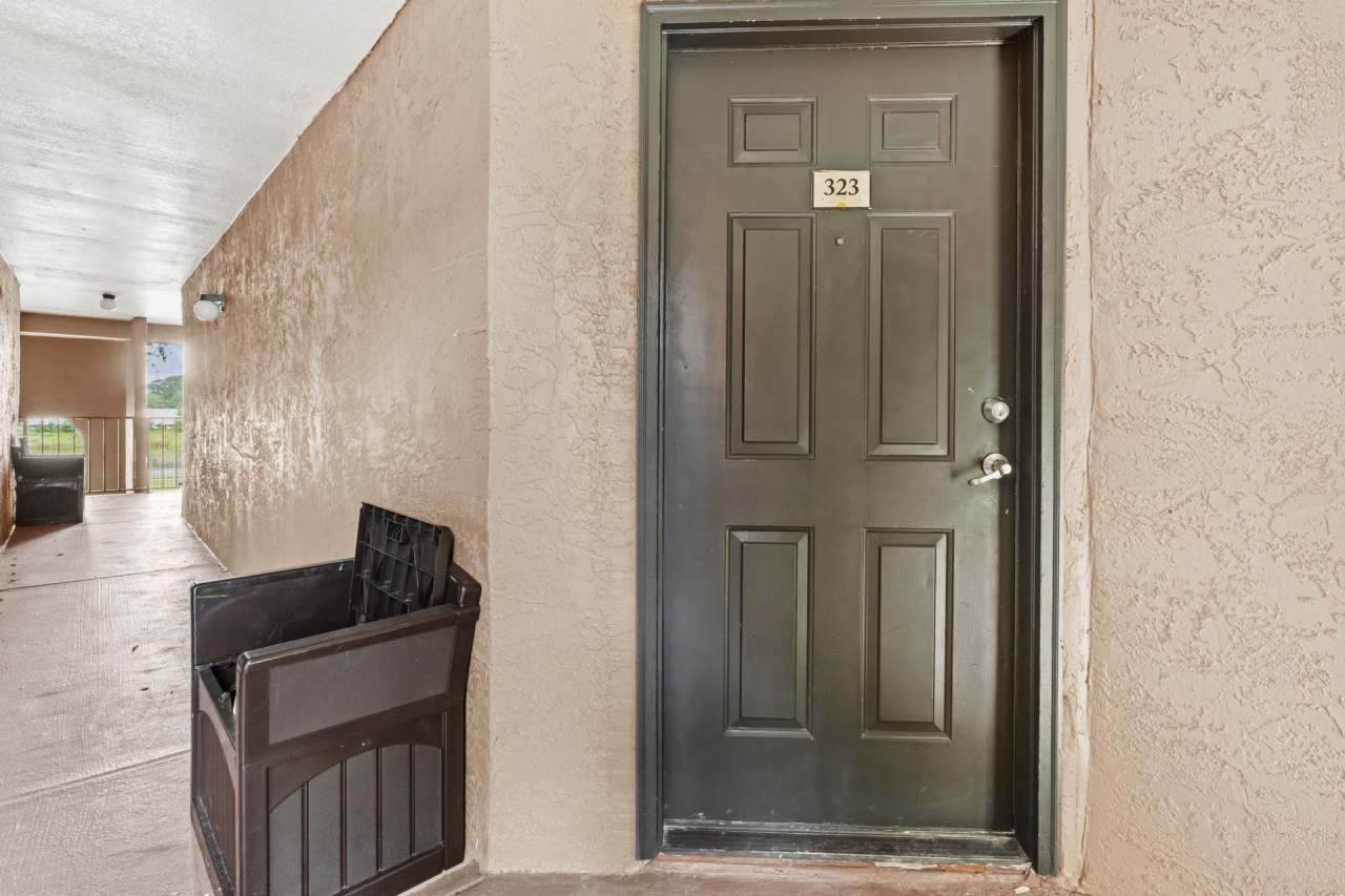 VENETIAN PLACE - 2nd floor • 1 BR 1 Bath - 735 ft²