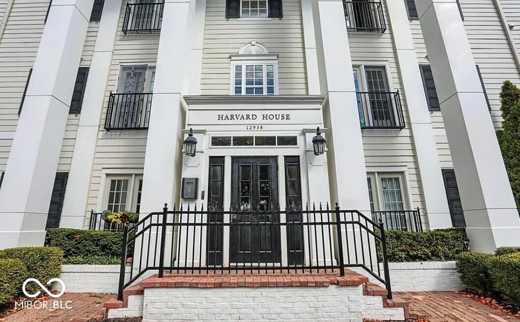 12938 University Crescent