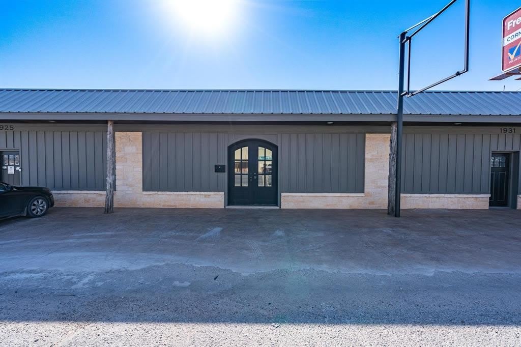 1929 S Treadaway Boulevard