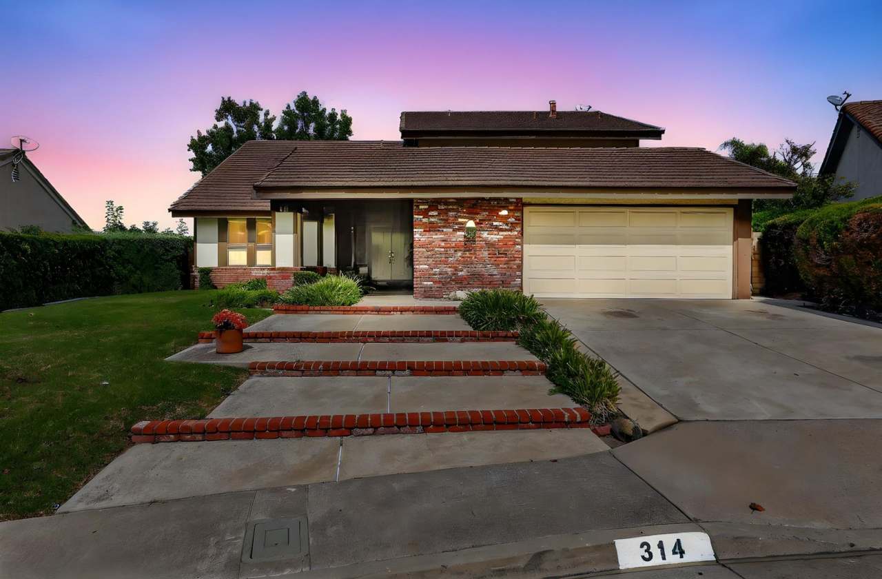 5BR; 3BA Pool Home with Stunning Views in Anaheim Hills