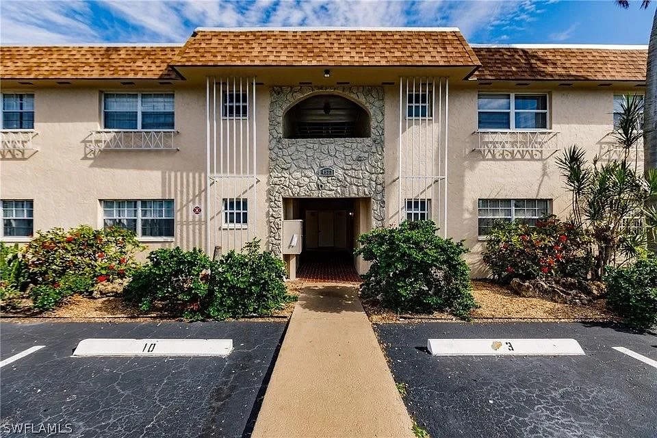 4923 Vincennes Ct Apt 3